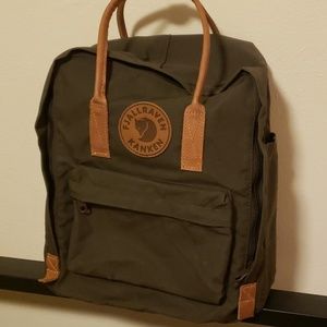Fjallraven Kanken No.2 Dark Olive